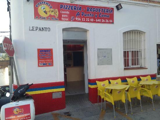 Pizzería A Punto y Coma