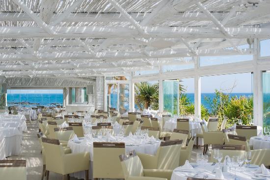 El Oceano Beach Hotel & Restaurant