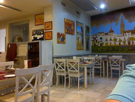 Tapas y Vinos Rafael