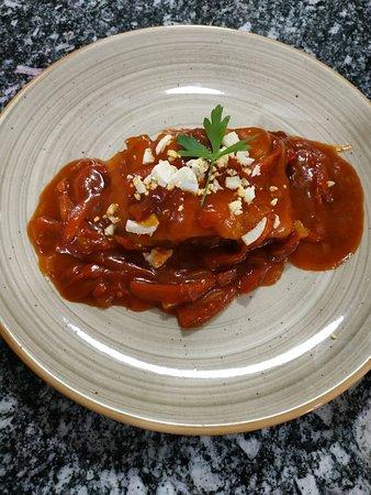 La Plaza Cafe & Grill