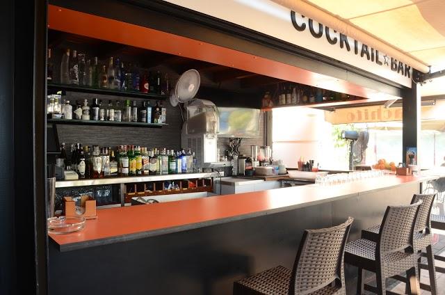 Pachito Pub * Music * Cafe