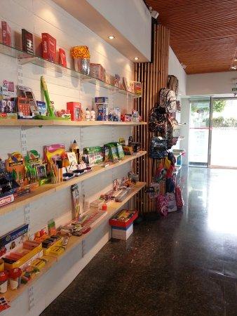 Alcazaba Papeleria y Bar