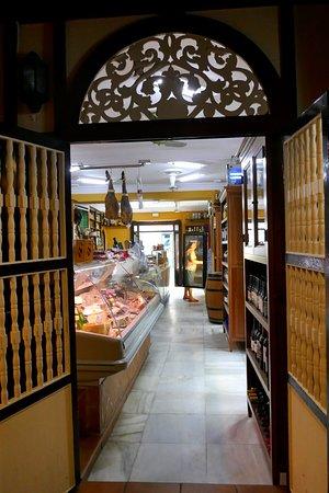 Ultramarinos La Giralda