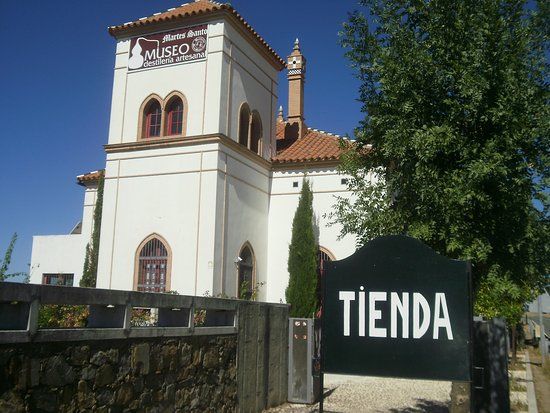 Destilerías Martes Santo Museo