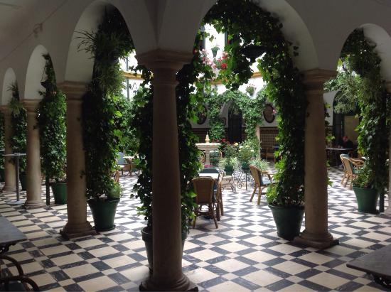 el Círculo de la Amistad de Cabra