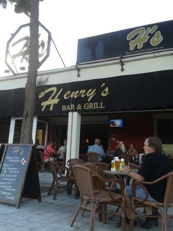 Henrys Bar